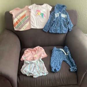 Set of two tops, set of two shorts and a sweat outfit